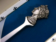 BOXED QUEEN ELIZABETH STERLING SILVER ROYAL SILVER JUBILEE JAM SPOON 1977
