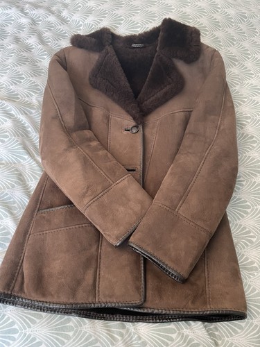 Immaculate real sheepskin - real,