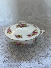 ROYAL ALBERT CHATSWORTH TWO HANDLED LIDDED VEGETABLE TUREEN MINT ENGLAND UNUSED