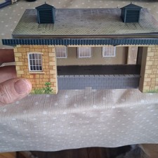 hornby r504 engine shed OO
