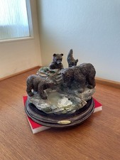 VINTAGE LARGE THE JULIANA COLLECTION RESIN FIGURINE 3 BEARS AT A WATER POOL