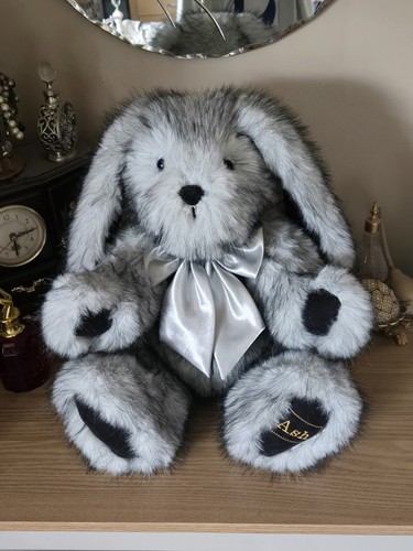 New handmade rabbit ash - new, !handmade