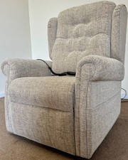 CHARTER HOUSE MOBILITY LUXURY ELECTRIC RISER RECLINER LIFT CHAIR ~ CAN DELIVER