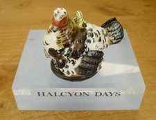 Halcyon Days/V&A Hen 18thC Chelsea Porcelain Inspired Bonbonniere - 2 1/2"