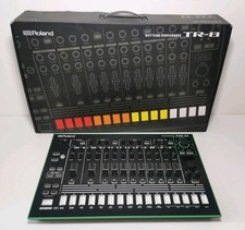 ROLAND TR-8 drum performance