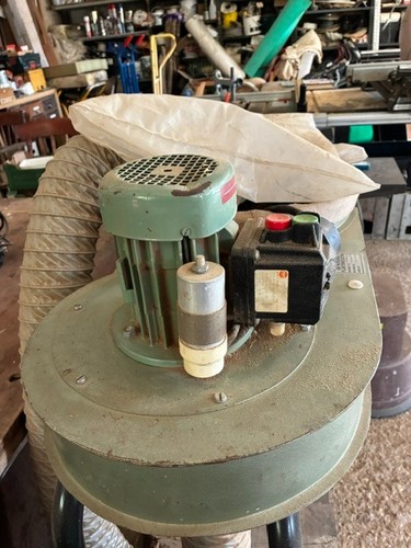 Dust extractor 240v used