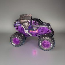 Monster Jam Mohawk Warrior Great Clips Collectible Toy Mister Truck 1:24