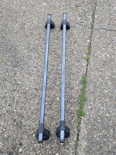 Ford Focus II Halfords roof bars with fittings. Removed from 2009 estate Focus