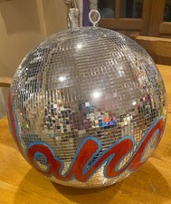 Large Glitterball, Holly & Co