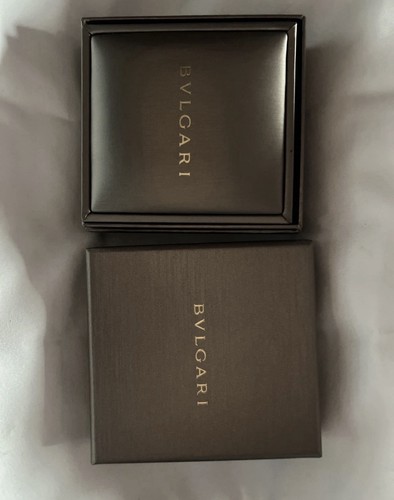 Bvlgari earring box with outer - earring,