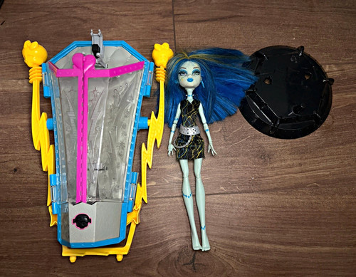 Monster high frankie stein - frankie, and
