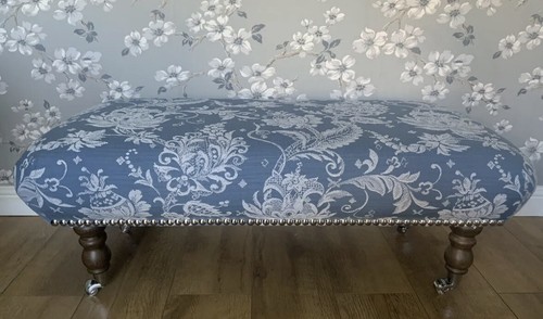 New footstool laura - new,