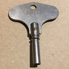 VINTAGE SMITHS CLOCK KEY.