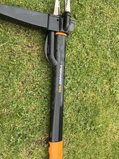 Fiskars W52 Weed Puller / Extractor Garden Hand Tool - Lawn / Gardening / Grass