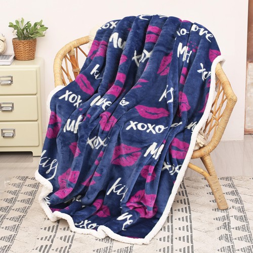 Lips print sherpa - fleece, throw