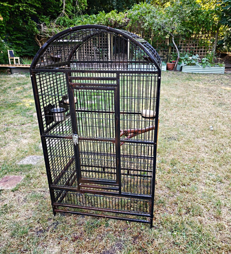 Large ornate metal - 🦜,