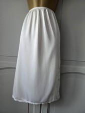 LADIES VTG WHITE SILKY THICKER NYLON HALF SLIP SIZE MEDIUM 