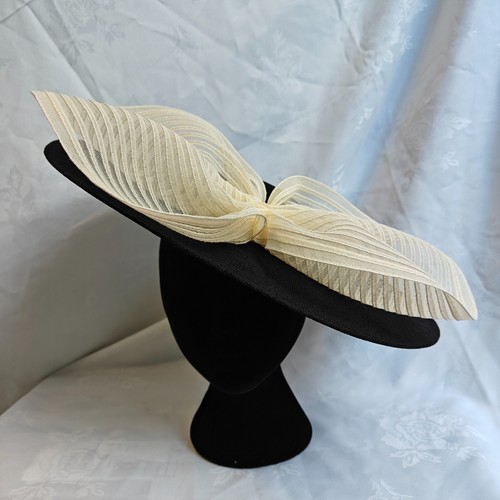 Black cream bow 40cm - black,