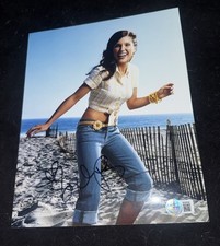 Sophia Bush signed 8x10 photo