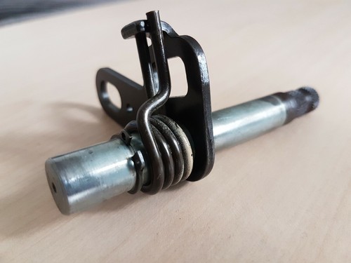 Gear shift spindle - shift, comp,shif
