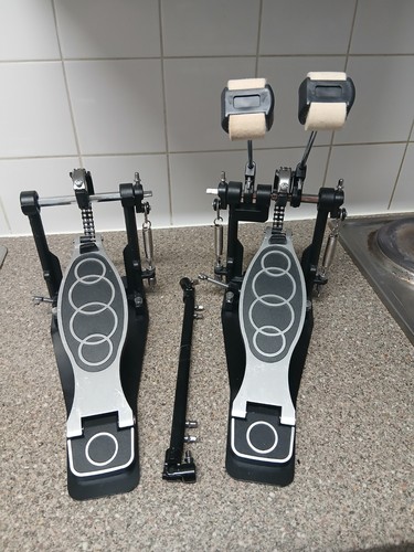 Double bass drum pedal - bass,