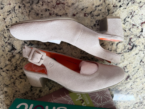 Moshulu suede slingbackmsize