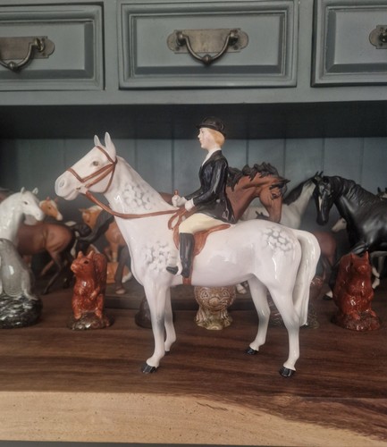 Beswick huntswoman model 1730 - beswick,