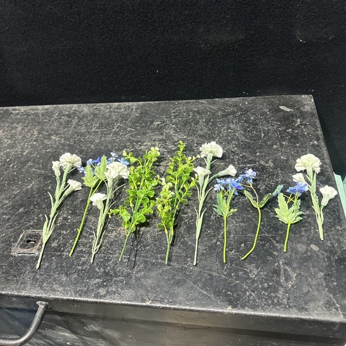 Artificial flowers including - flowers,,