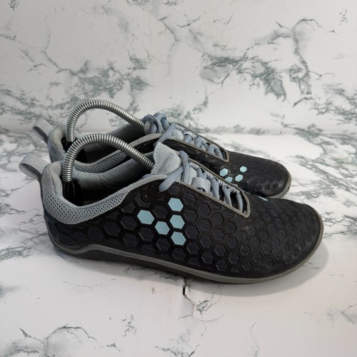 Vivobarefoot women 6 - us,
