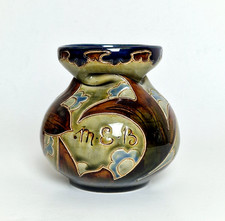 DOULTON LAMBETH Victorian Squat Fold Vase by MARK V MARSHALL - 13 cm Tall  RARE!