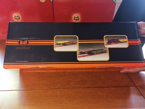 Train 757 5805 flat - bed, wagons