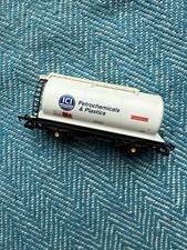 Hornby R148 Petrochemicals Plastics Tanker Wagon 00 Gauge VGC MODEL RAILWAY