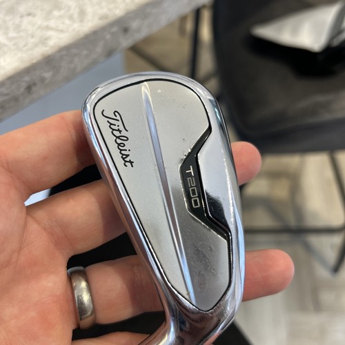 Titleist t200 iron 1 inch - 4, +1