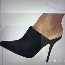 Pretty Little Thing Blak Heels