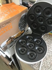 Mini Donut Machine Children's Cake Machine Electric Non-stick Can Make 7