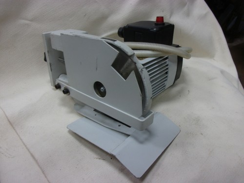 Bauser kuris round - round, knife