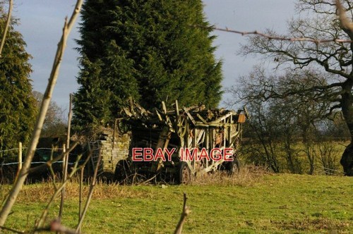 Photo old threshing machine - ,