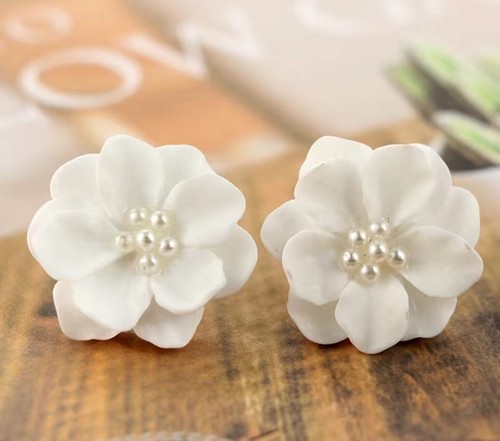 White camellia flower - white, stud