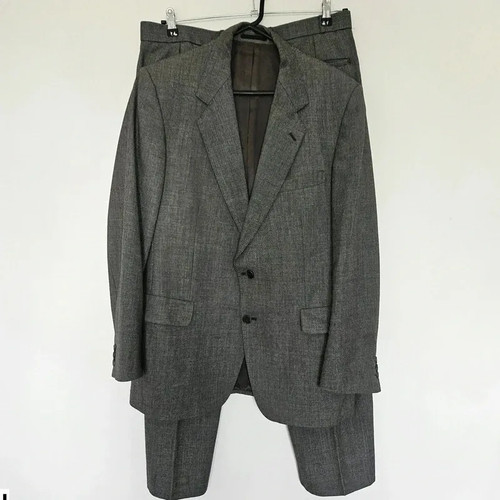 Magee suit black white pin