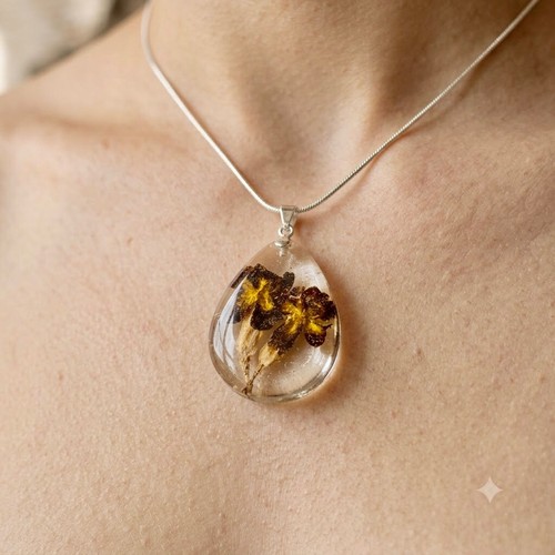 Real violet flower pendant - violet,