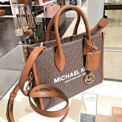Michael kors small crossbody - kors,