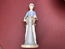 A LOVELY  LLADRO 5206