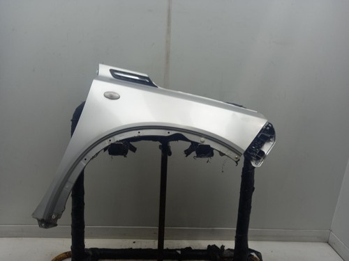 Suzuki vitara right - suzuki, wing