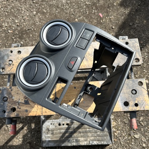 Ford fiesta mk6 centre dash