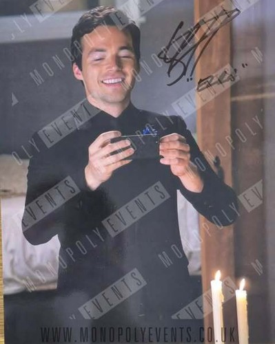 Ian harding signed pretty - harding,