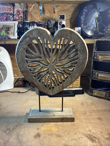 Classic wooden heart stand - classic,