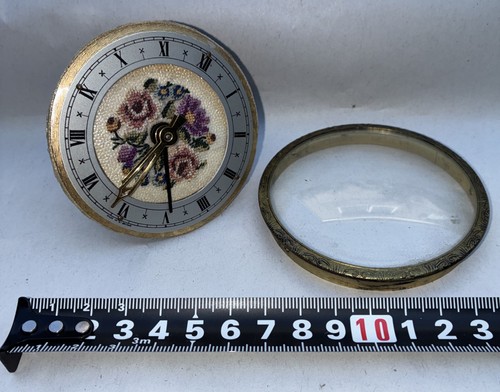 Vintage petit point floral - petit,