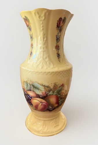 Aynsley crown vase limited - crown,