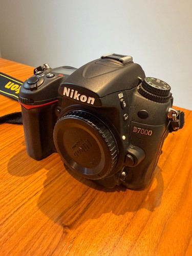 Nikon d7000 dslr s dx - +, af-s