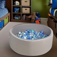 Pool ball pit with 200 - ball,